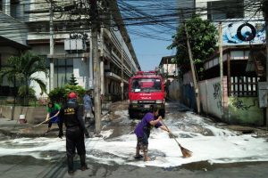 17 พ.ค.61 ทำความสะอาดและจัดระเบียบ ผู้ประกอบการค้า ตลาดสุขมาศ