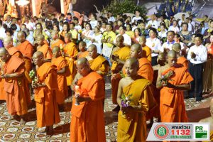 18พ.ค.62 คณะผู้บริหาร สมาชิกสภาเทศบาลและประชาชน ร่วมเวียนเทียน ในวันวิสาขบูชา ณ วัดพระนารายณ์วรวิหาร